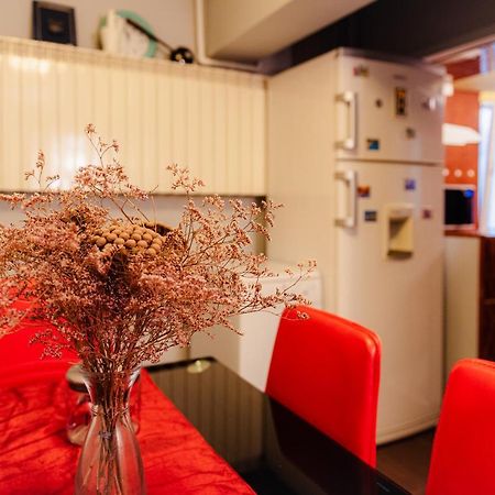 Comfy Apartment With Private Parking And Netflix Bucareste Exterior foto