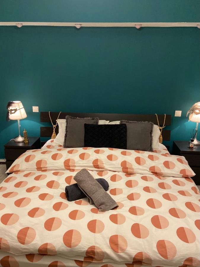 Comfy Apartment With Private Parking And Netflix Bucareste Exterior foto