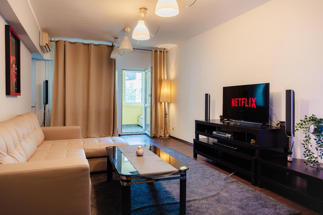 Comfy Apartment With Private Parking And Netflix Bucareste Exterior foto