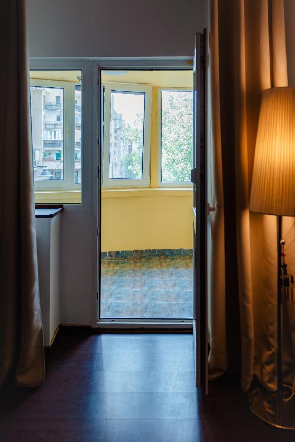 Comfy Apartment With Private Parking And Netflix Bucareste Exterior foto