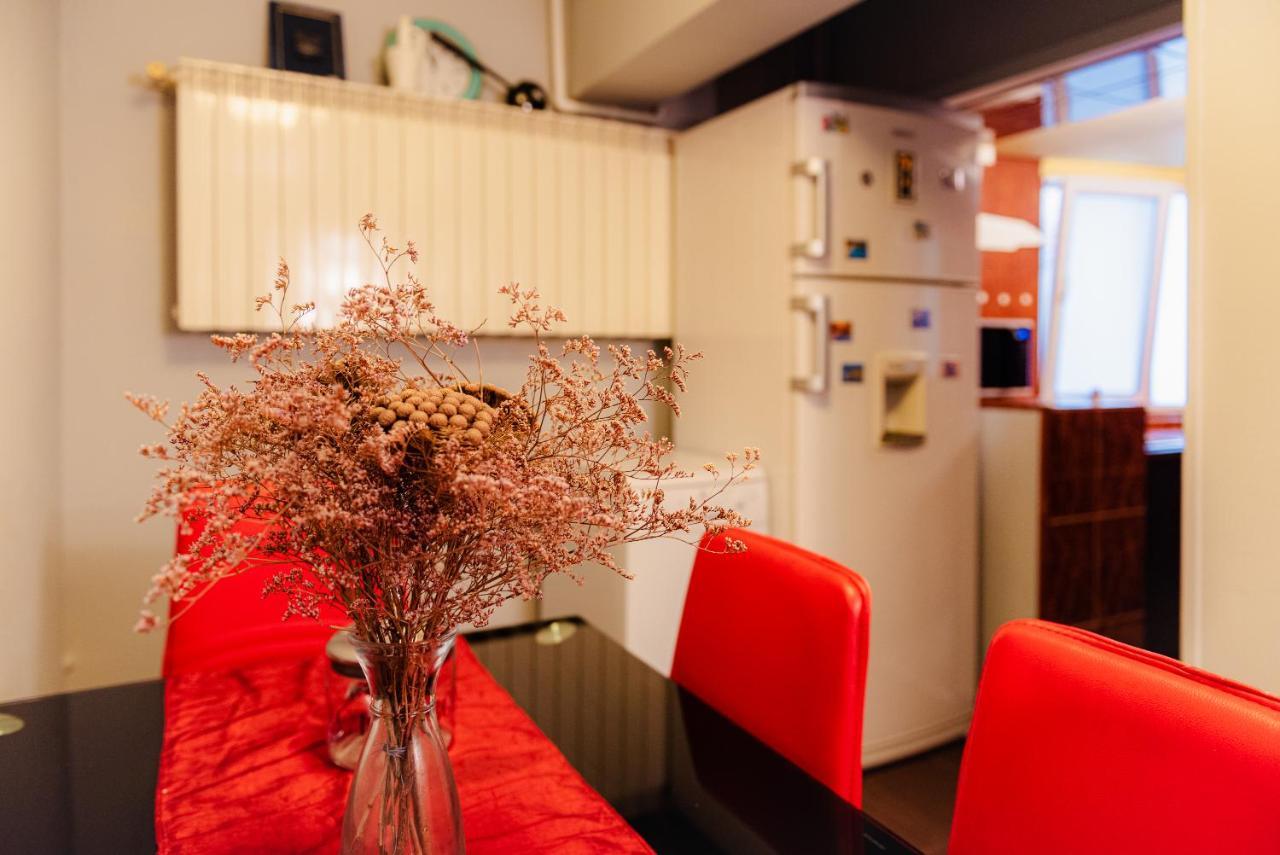 Comfy Apartment With Private Parking And Netflix Bucareste Exterior foto